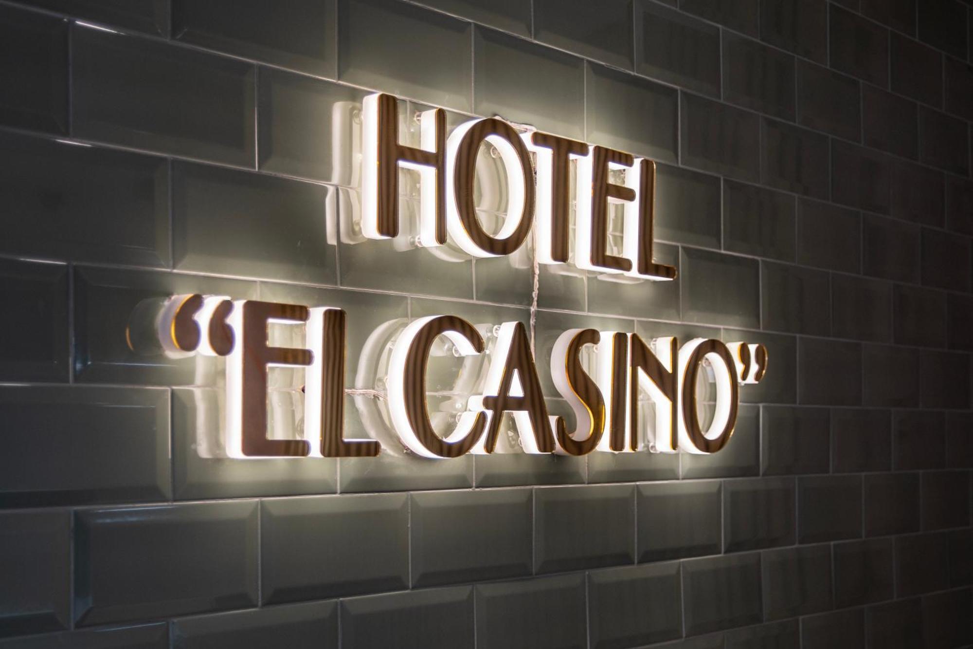 Hotel & Restaurante El Casino فيلافرانكا ديل بيرزو المظهر الخارجي الصورة